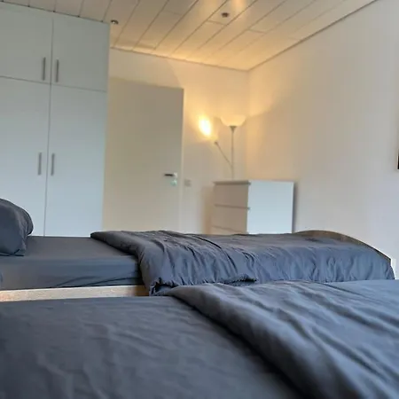 Zentral Und Ruhig Gelegen Mit Einbaukueche & Balkon Appartamento *
