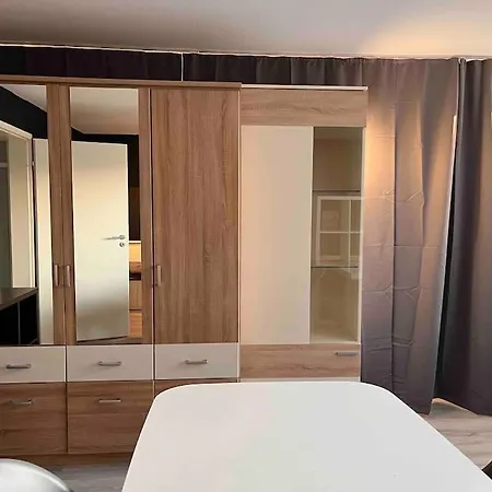 Zentral Und Ruhig Gelegen Mit Einbaukueche & Balkon Appartamento Wolfsburg
